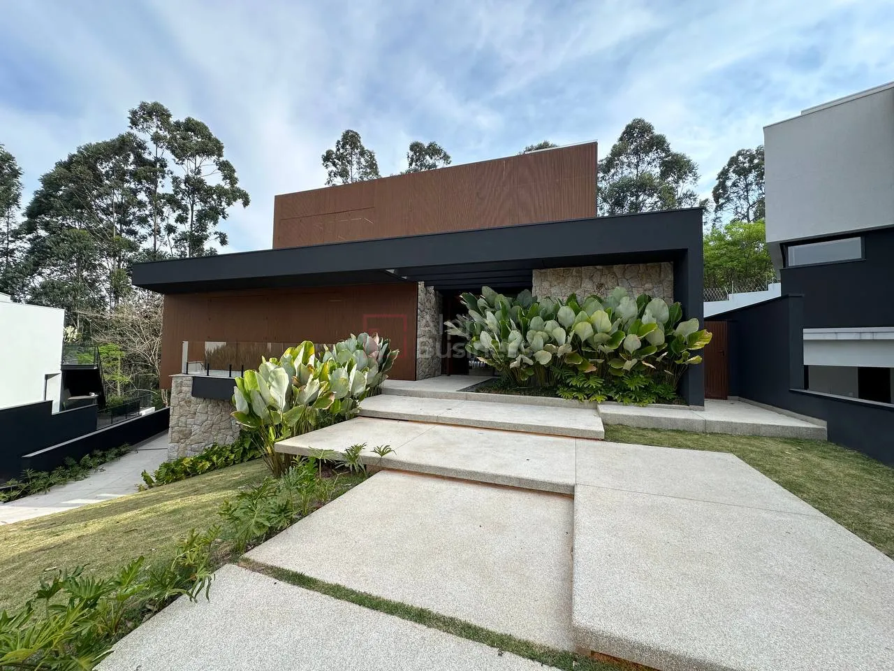 Fachada principal ou destaque de Casa com 5 suítes à venda, 598 m² por R$ 5.500.000 – Alphaville 6 – Santana de Parnaíba/SP - Alphaville 6