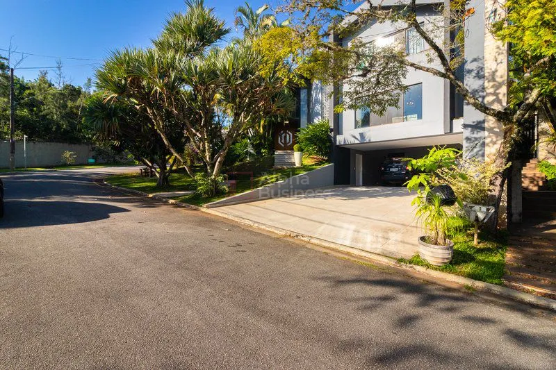 Fachada principal ou destaque de Casa com 4 dormitórios (03 suítes) à venda, 460 m² por R$ 3.290.000 – Alphaville 10 – Santana de Parnaíba/SP - Alphaville 10