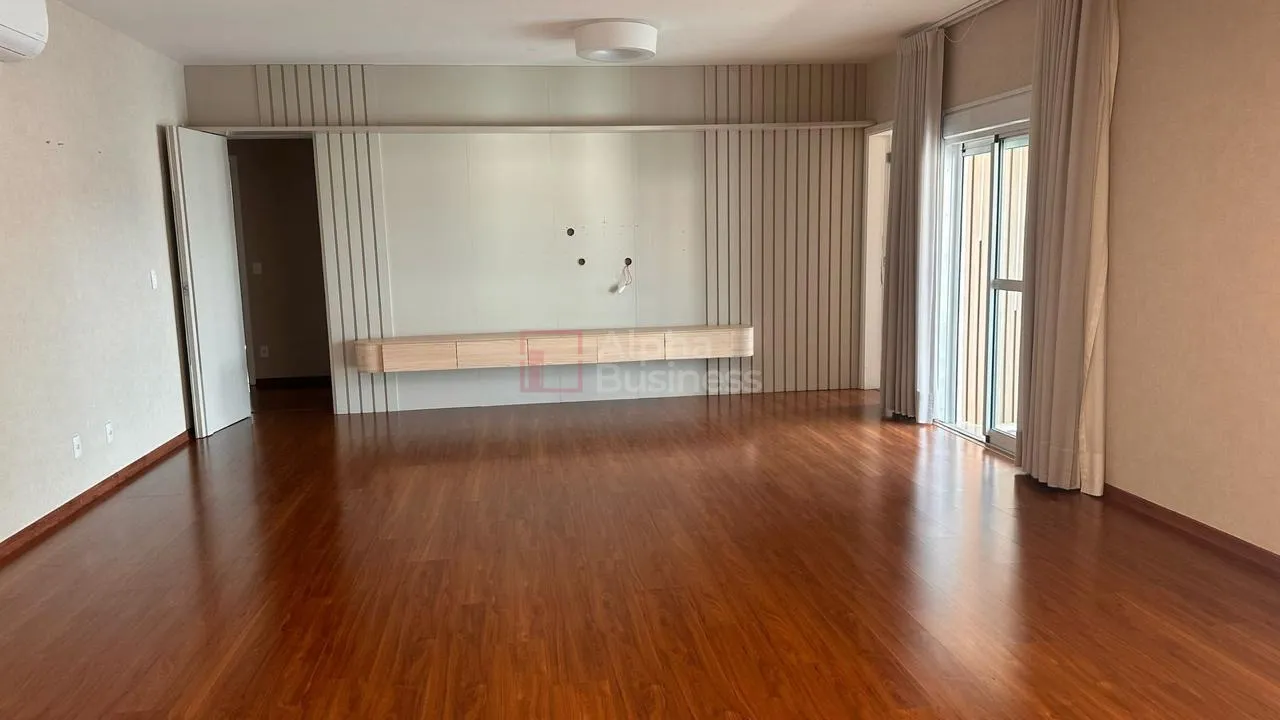 Fachada principal ou destaque de Casa à Venda Tamboré 1 | 4 Suítes | 600m² | CA0924 - Tamboré 1 - Alphaville