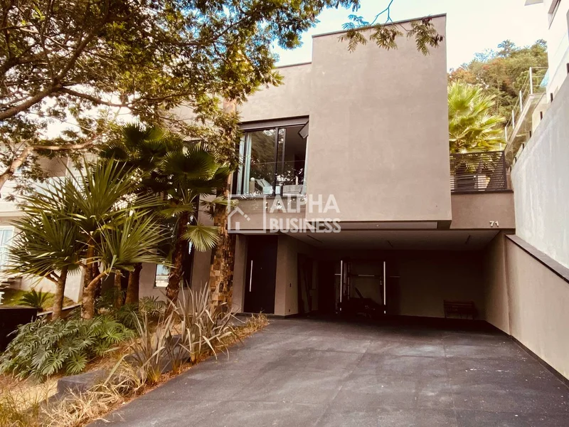 Fachada principal ou destaque de CASA NO ALPHASÍTIO | MOBILIADA | SANTANA DE PARNAÍBA – SP - Alphasítio - Alphaville