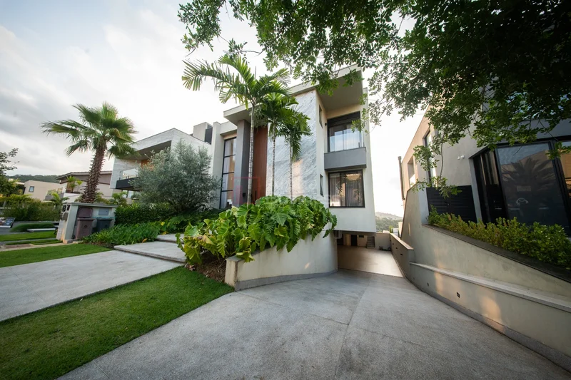 Fachada principal ou destaque de Casa à Venda Gênesis 2 | 5 Suítes, 547m² | CA0814 - Gênesis 2 - Alphaville
