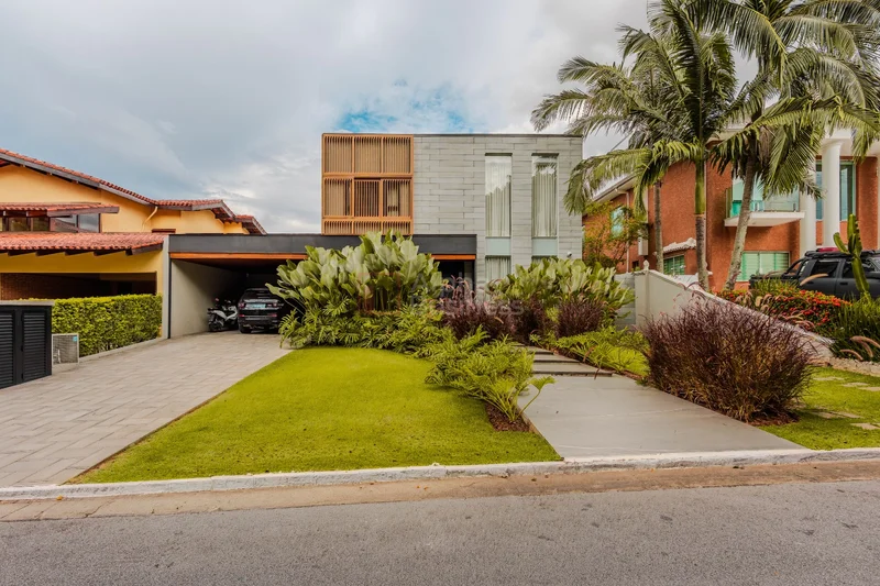 Fachada principal ou destaque de Casa Mobiliada à Venda Alphaville 0 - 3 Suítes | CA0879 - Alphaville 0