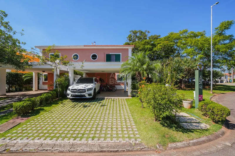 Fachada principal ou destaque de Casa com 3 dormitórios (01 suíte) à venda, 180 m² por R$ 2.180.000 – Tamboré 4 – Santana de Parnaíba/SP - Tamboré 4 - Alphaville