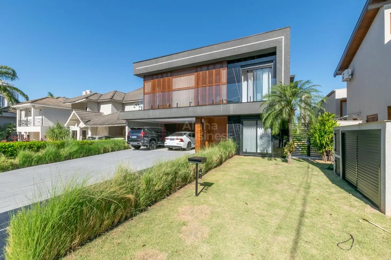 Fachada principal ou destaque de Casa à Venda no 18 do Forte, 5 Suítes | 530m² | CA0926 - 18 do Forte - Alphaville