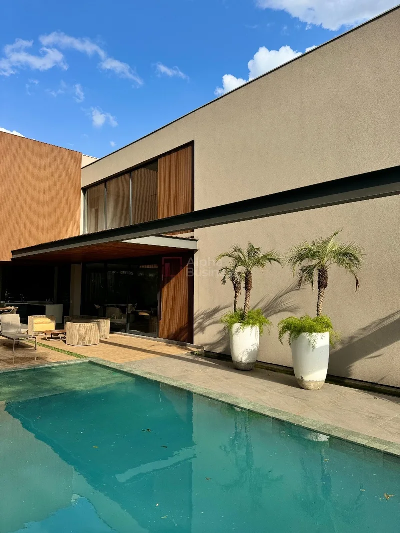 Fachada principal ou destaque de Casa de esquina no Tamboré 10 | à venda | Santana de Parnaíba - Tamboré 10 - Alphaville
