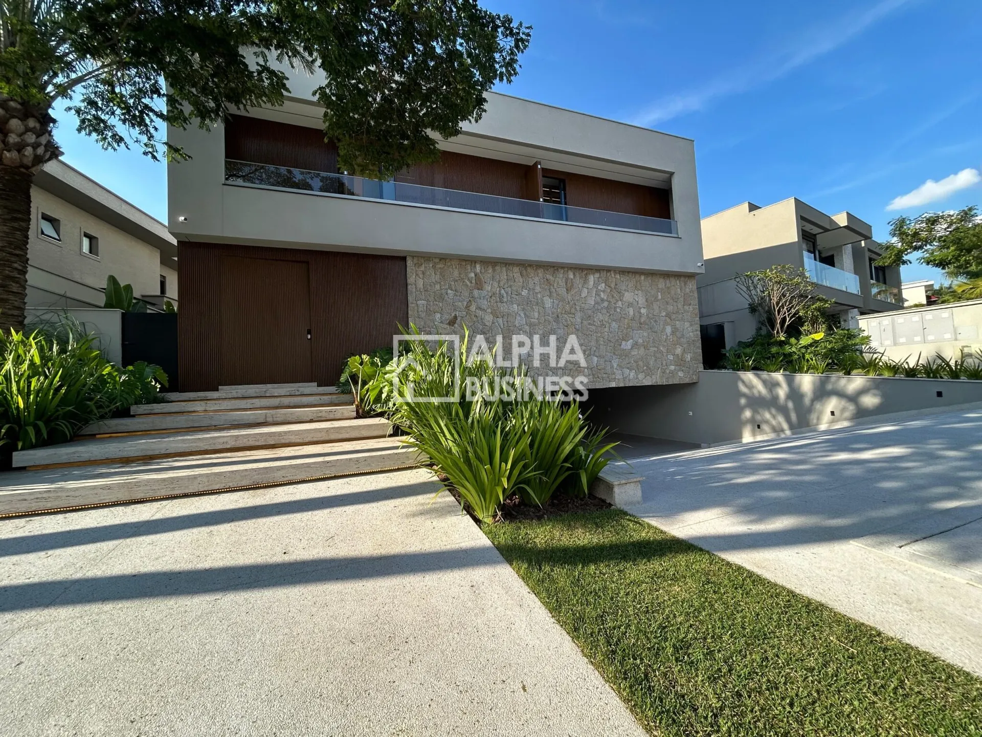 Fachada principal ou destaque de CASA À VENDA NO ALPHAVILLE 0 | MOBILIADA | SANTANA DE PARNAÍBA – SP - Alphaville 0