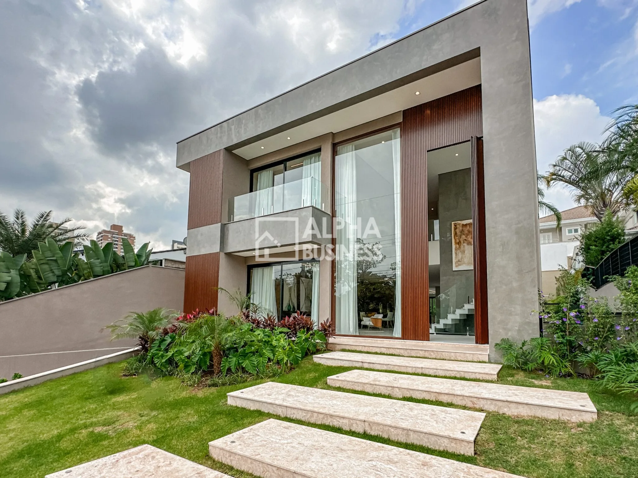 Fachada principal ou destaque de CASA À VENDA NO ALPHAVILLE 1 | MOBILIADA E DECORADA | BARUERI – SP - Alphaville 1