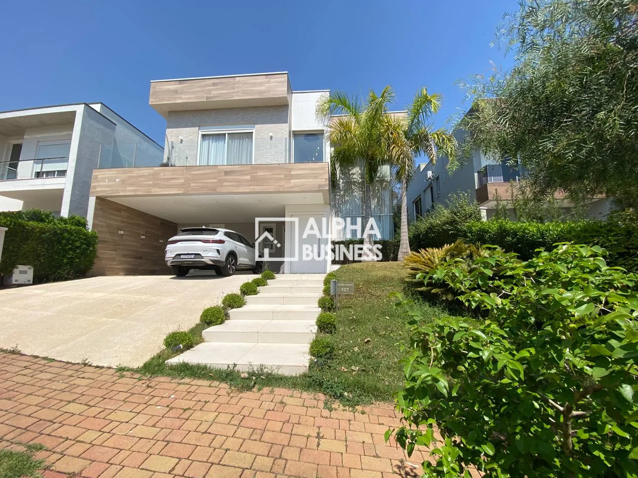 Fachada principal ou destaque de CASA À VENDA NO GÊNESIS 1 | SANTANA DE PARNAÍBA – SP - Gênesis 1 - Alphaville