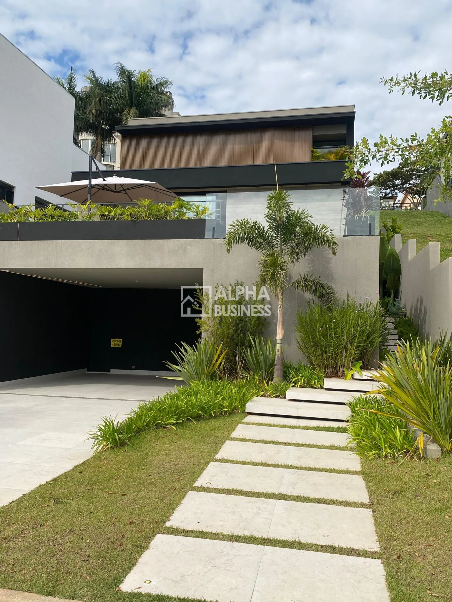 Fachada principal ou destaque de CASA À VENDA NO GÊNESIS 2 | SANTANA DE PARNAÍBA – SP - Gênesis 2 - Alphaville