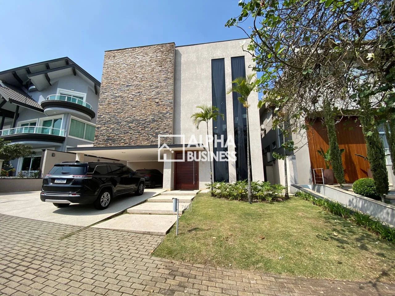 Fachada principal ou destaque de Casa mobiliada com 4 suítes à venda, 533 m² por R$ 5.500.000 – Tamboré 10 – Santana de Parnaíba/SP - Tamboré 10 - Alphaville