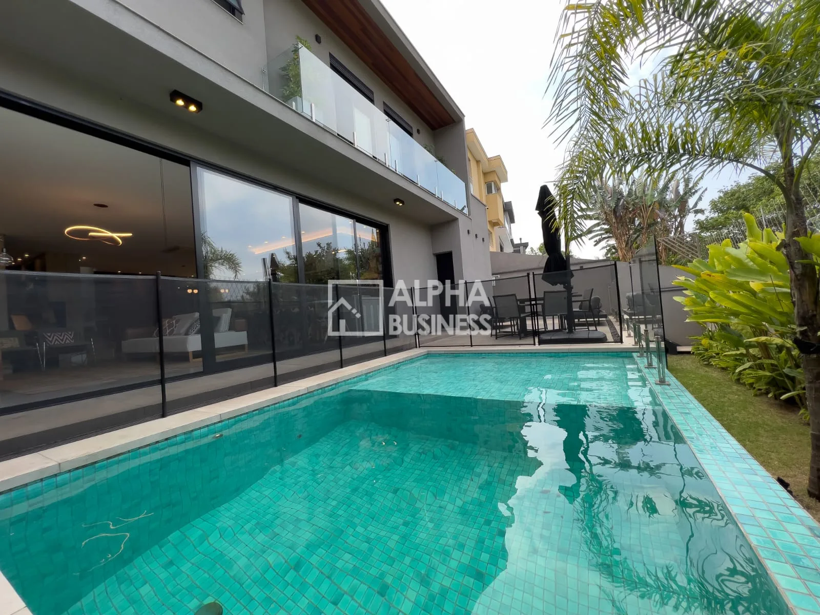 Fachada principal ou destaque de CASA À VENDA NO TAMBORÉ 11 | SANTANA DE PARNAÍBA – SP - Tamboré 11 - Alphaville