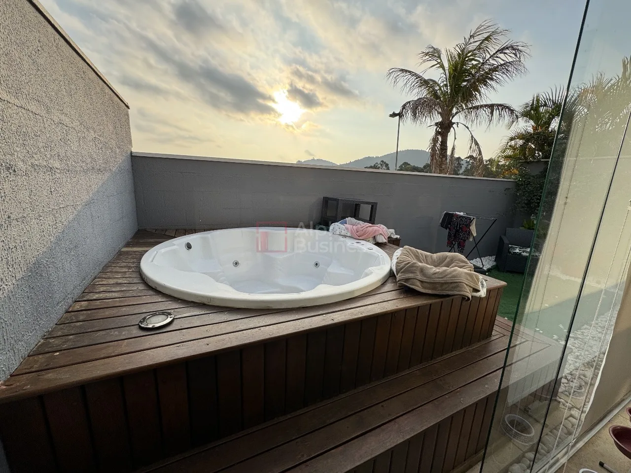 Fachada principal ou destaque de Casa com 3 dormitórios (01 suíte) à venda, 180 m² por R$ 1.900.000 – Quintas de Tamboré – Santana de Parnaíba/SP - Quintas do Tamboré - Alphaville