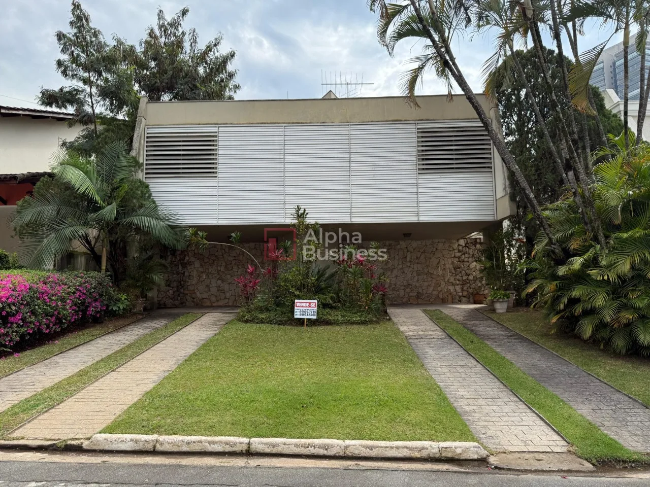 Fachada principal ou destaque de Casa com 3 dormitórios (01 suíte) à venda, 306m² por R$ 4.600.000 – Alphaville 2 – Barueri/SP - Alphaville 2