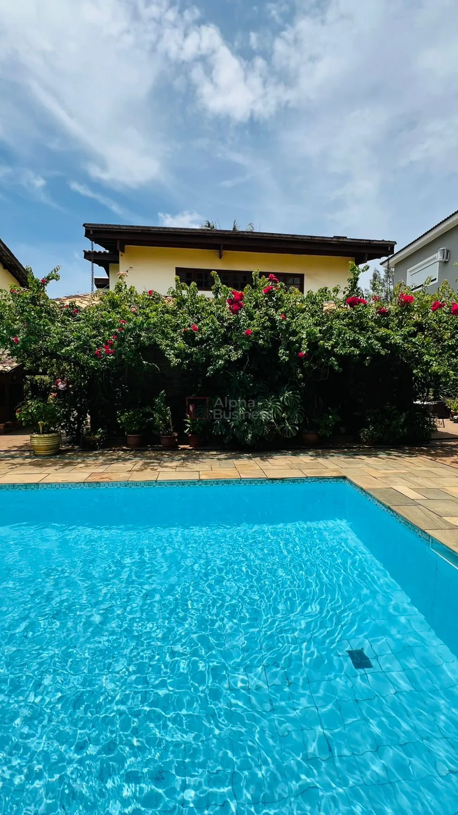 Fachada principal ou destaque de Casa com 4 dormitórios (01 suíte) à venda, 353 m² por R$ 2.180.000 – Alphaville 5 – Santana de Parnaíba/SP - Alphaville 5