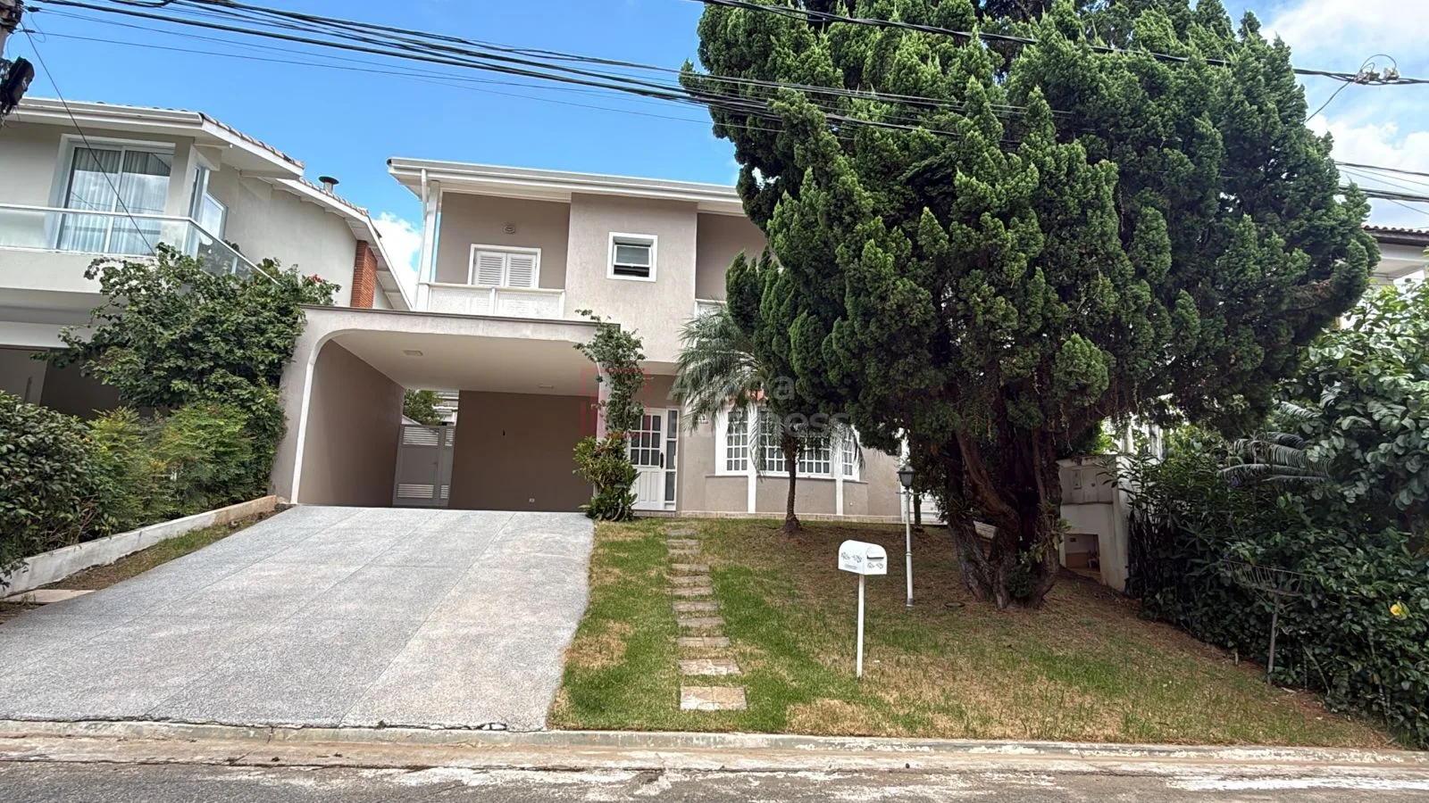 Fachada principal ou destaque de Casa com 4 dormitórios (02 suítes) à venda, 284 m² por R$ 2.350.000 – Alphaville 6 – Santana de Parnaíba/SP - Alphaville 6