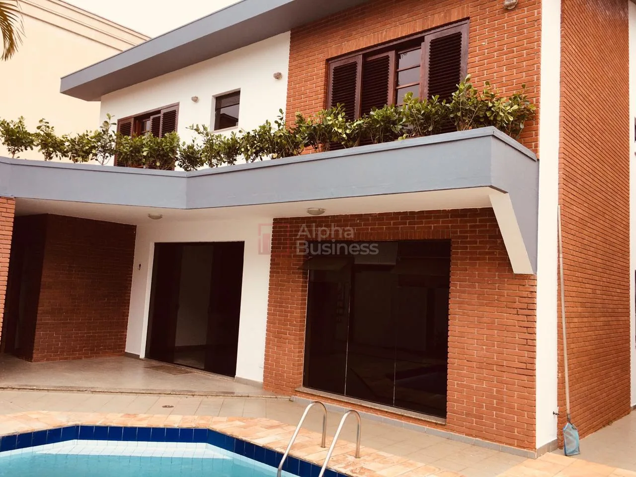 Fachada principal ou destaque de Casa com 4 dormitórios (02 suítes) à venda, 480 m² por R$ 2.980.000 – Alphaville 5 – Santana de Parnaíba/SP - Alphaville 5