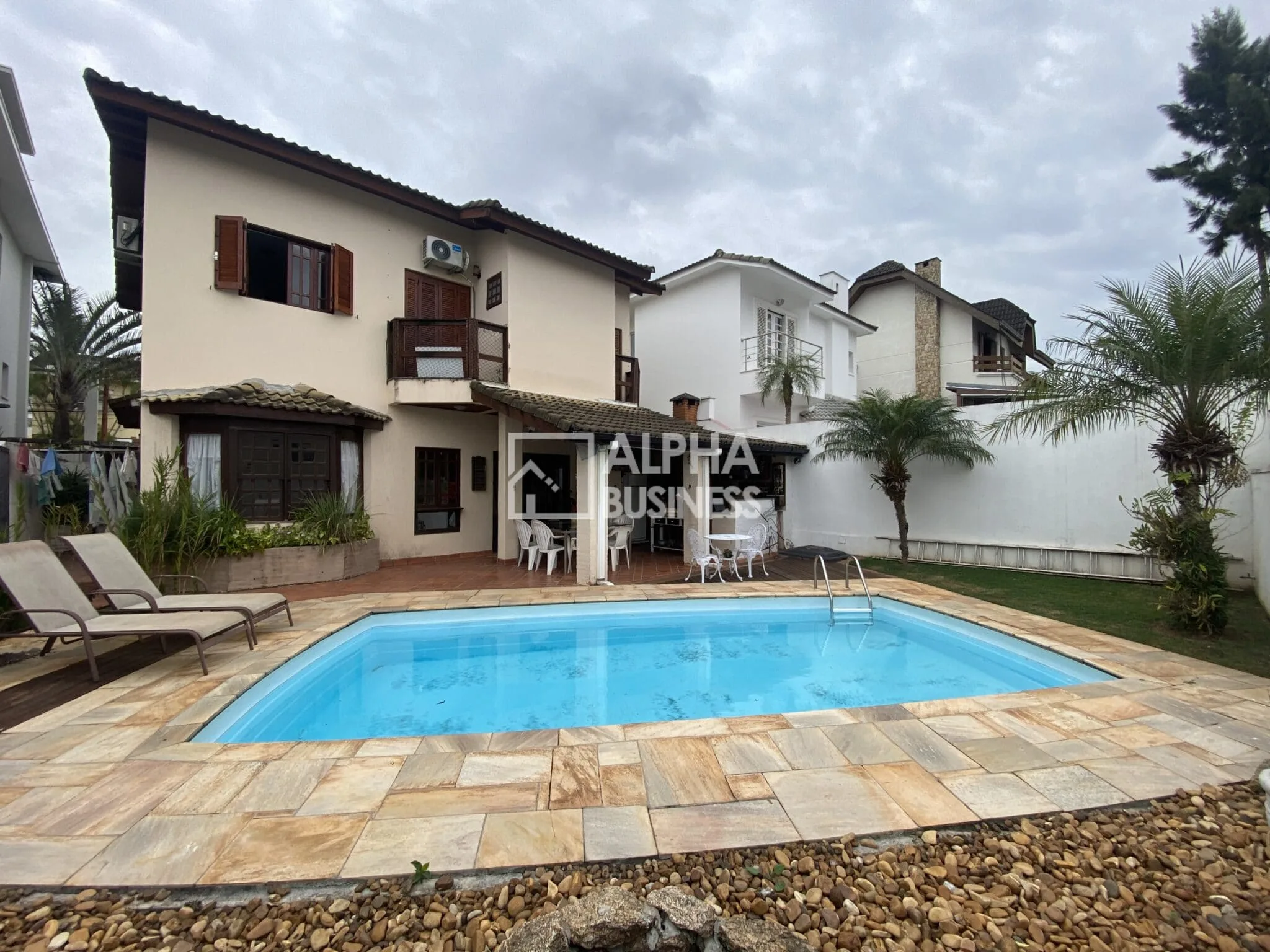 Fachada principal ou destaque de Casa à Venda no Alphaville 4, 2 Suítes | 280m² | CA0107 - Alphaville 4