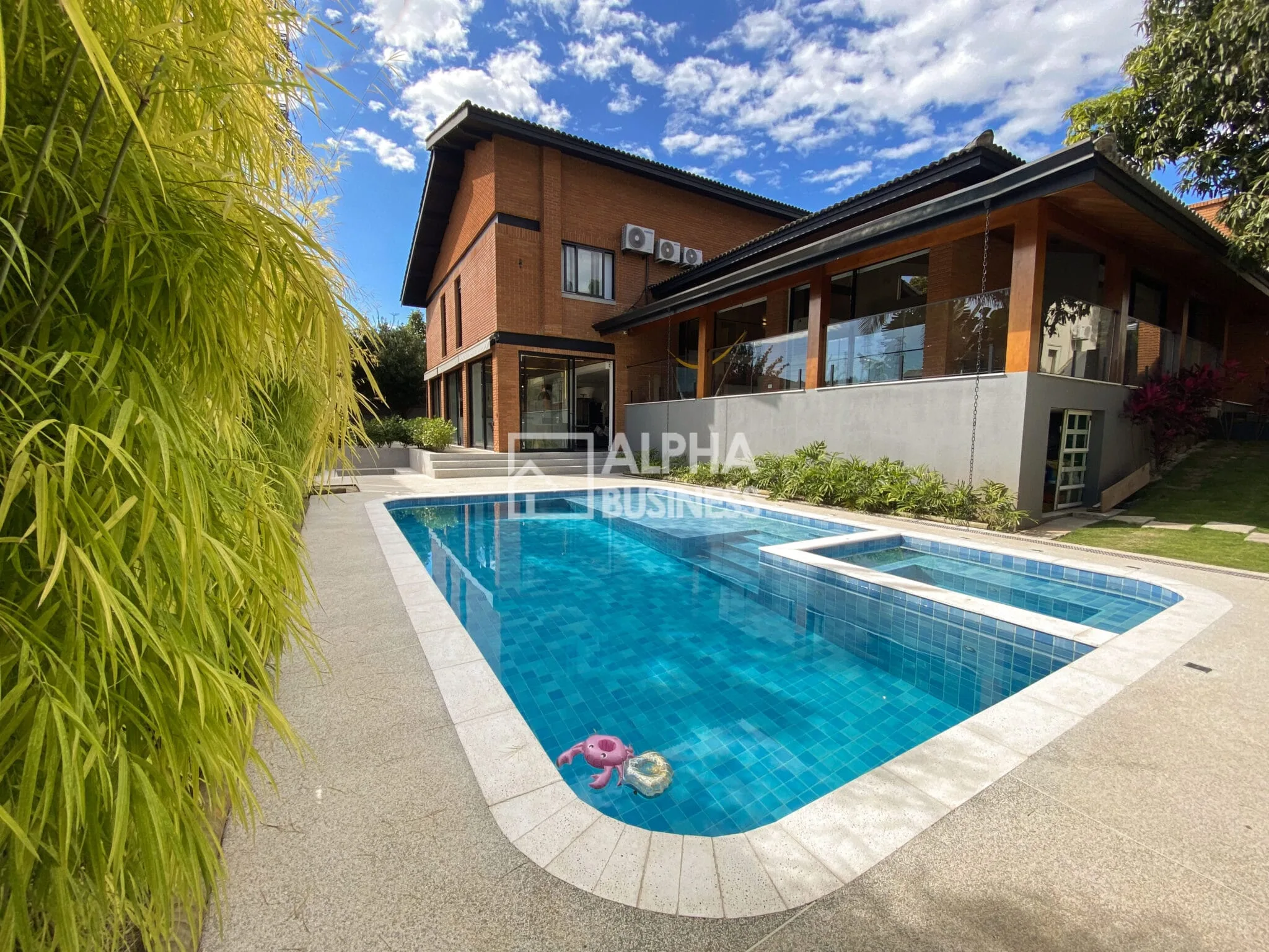 Fachada principal ou destaque de Casa à Venda no Alphaville 6, 4 Suítes | 874m² | CA0143 - Alphaville 6