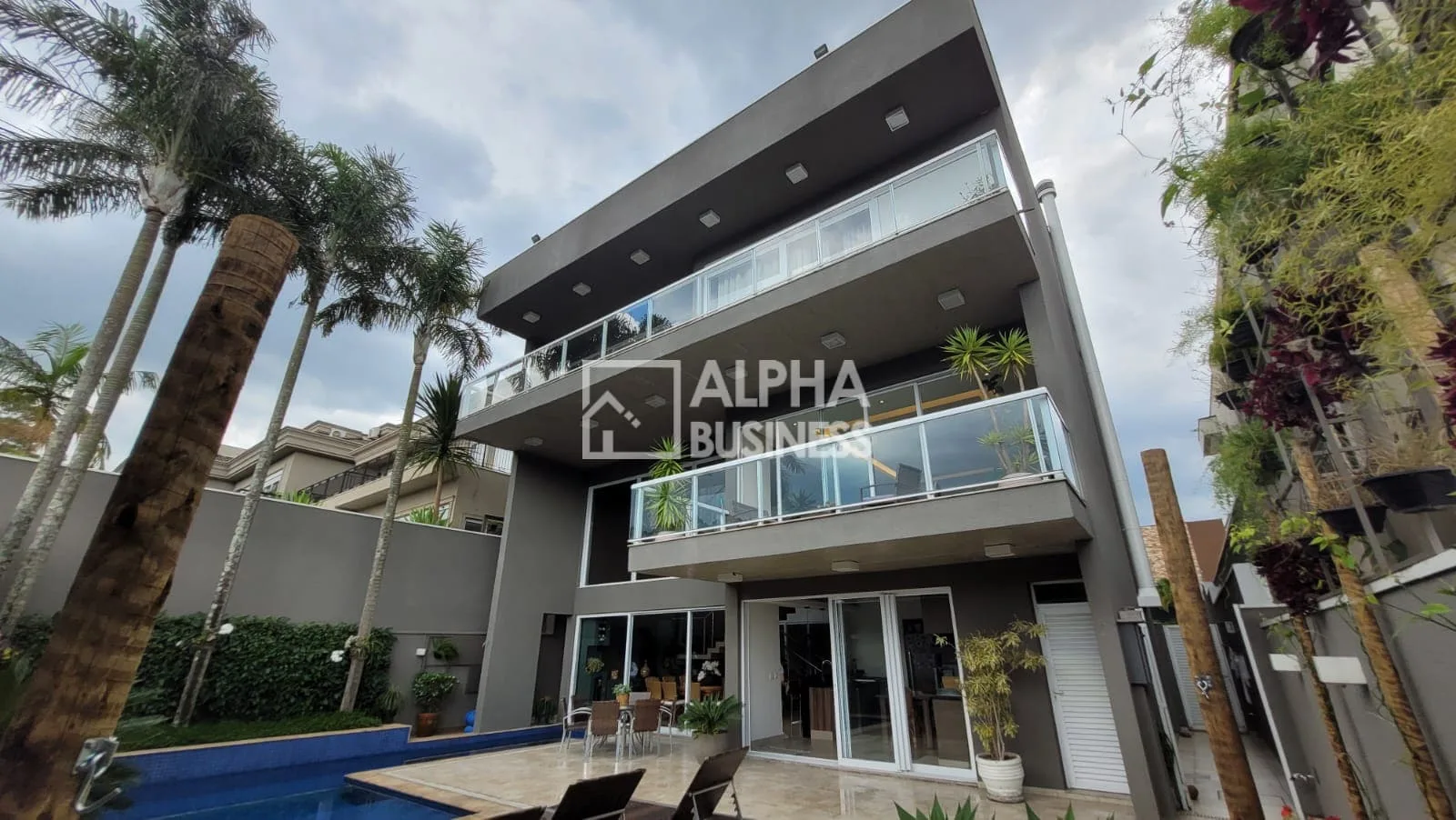 Fachada principal ou destaque de Casa Nova à Venda no Tamboré 10, 4 Suítes | 700m² | CA0022 - Tamboré 10 - Alphaville