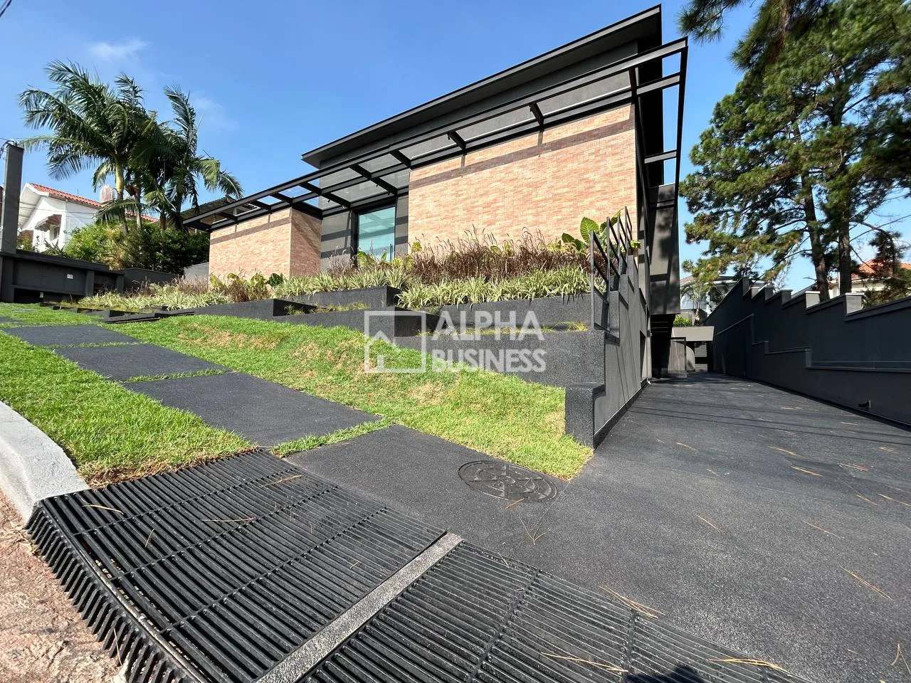 Fachada principal ou destaque de Casa Nova e Térrea á venda no Alphaville 1 | Barueri – SP (CA0266) - Alphaville 1