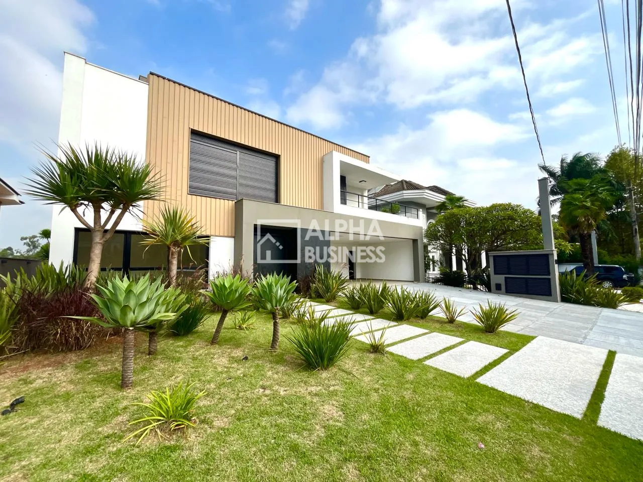 Fachada principal ou destaque de Casa de Luxo no Melville, 4 Suítes | 693m² | CA0277 - Melville - Alphaville
