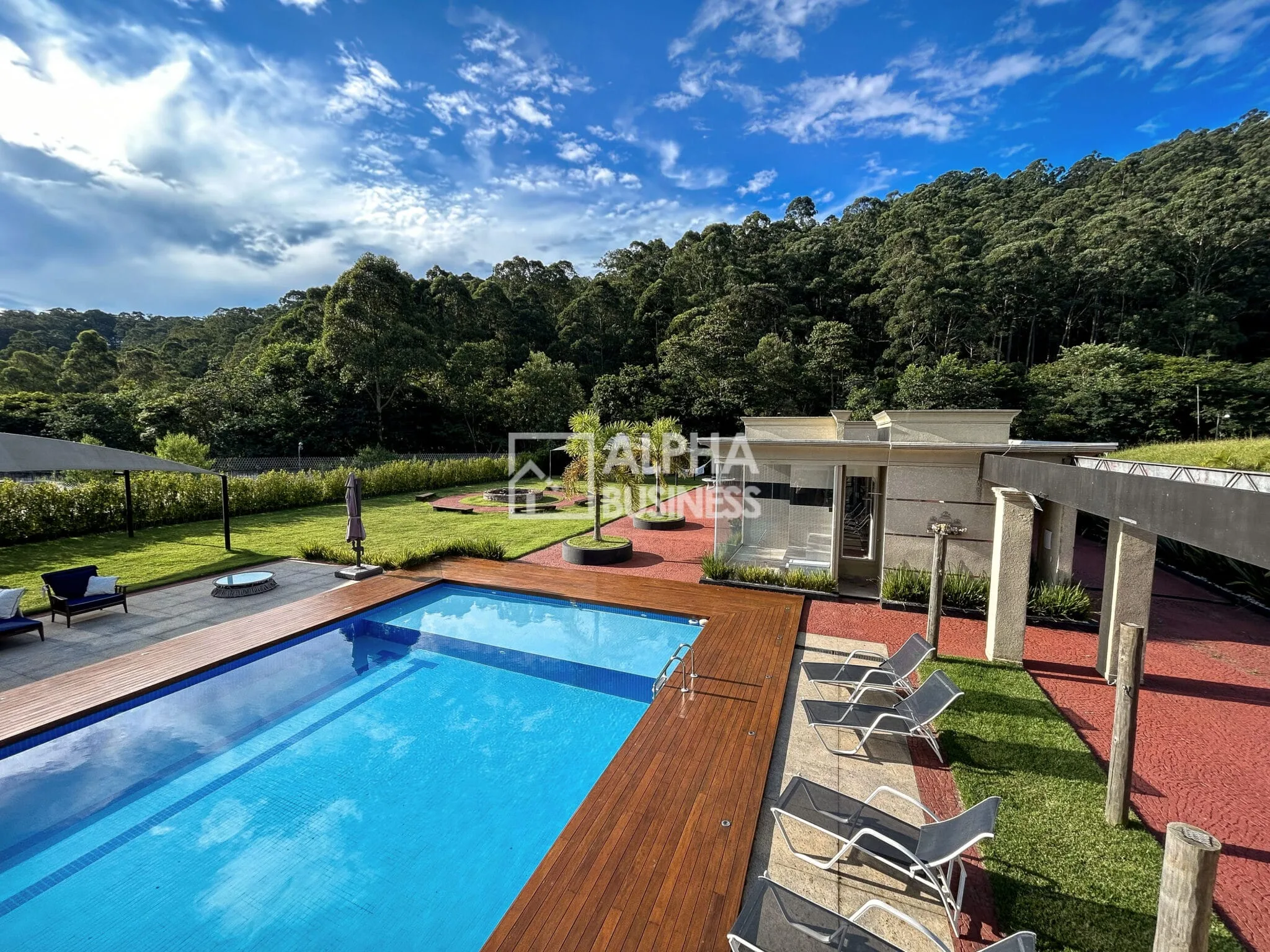 Fachada principal ou destaque de Mansão à Venda no Tamboré 1, 4 Suítes | 1440m² | CA0032 - Tamboré 1 - Alphaville